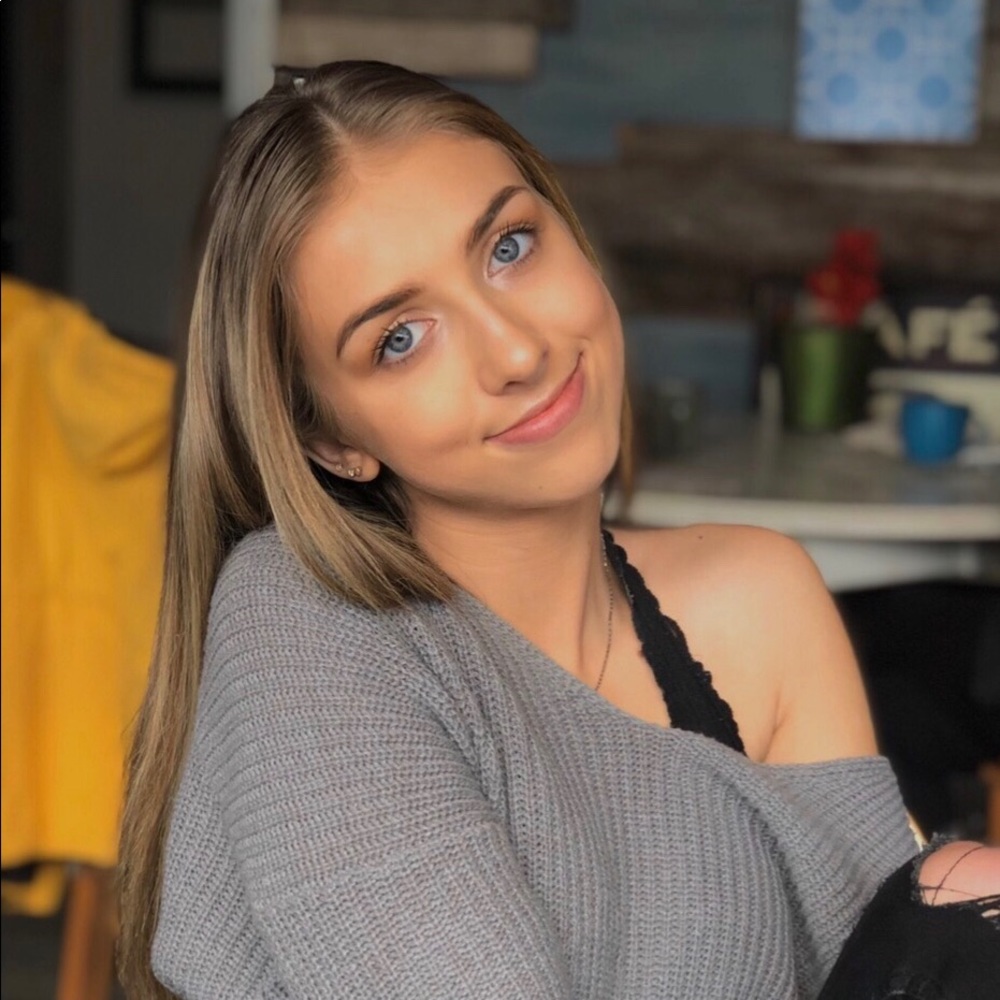 Meet your Posher, Lexi